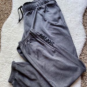 Nike Just Do It therma fit athletic sweats pants